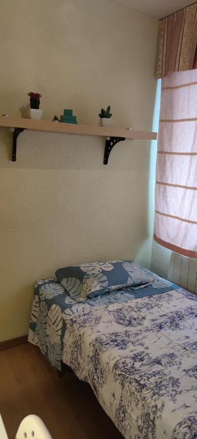Habitacion Individual En Apartamento Centrico Madrid Luaran gambar